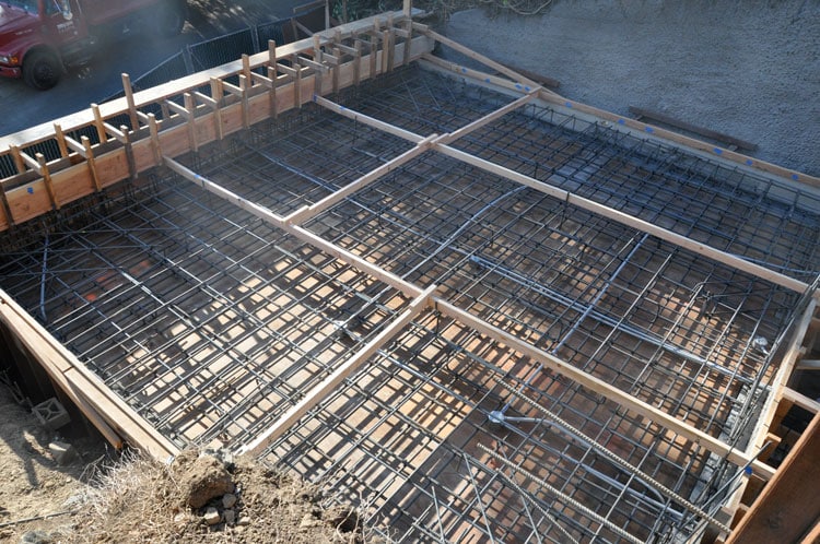 Formwork and rebar installation for concrete roof garden